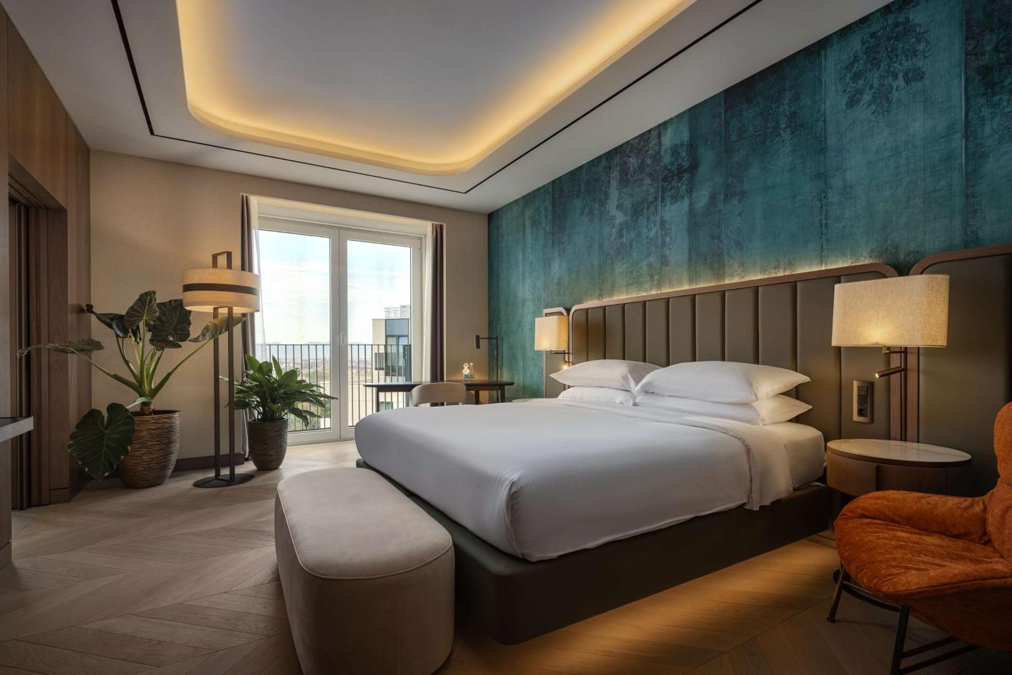 Hilton Hotel 5*